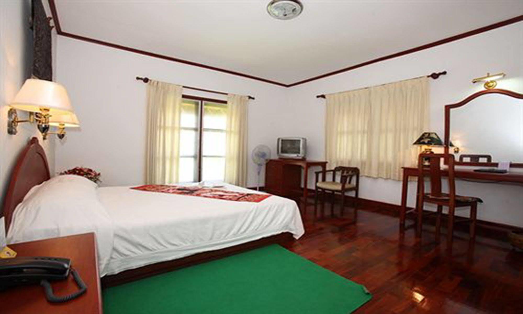 Vansana Plain Of Jars Hotel Muang Phônsavan Eksteriør bilde