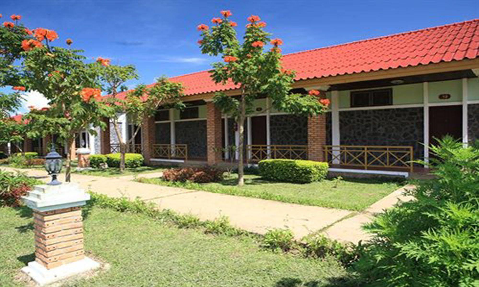 Vansana Plain Of Jars Hotel Muang Phônsavan Eksteriør bilde