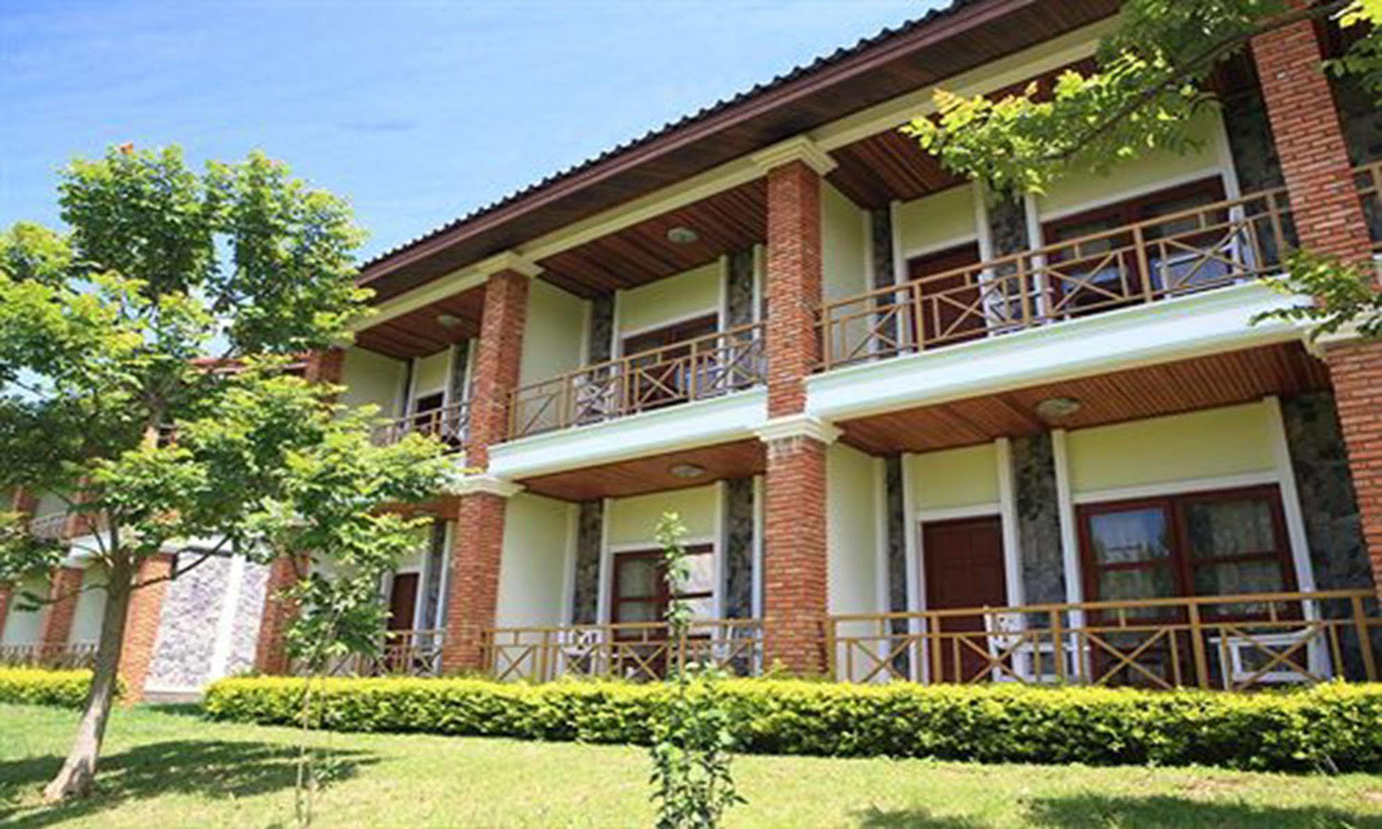 Vansana Plain Of Jars Hotel Muang Phônsavan Eksteriør bilde