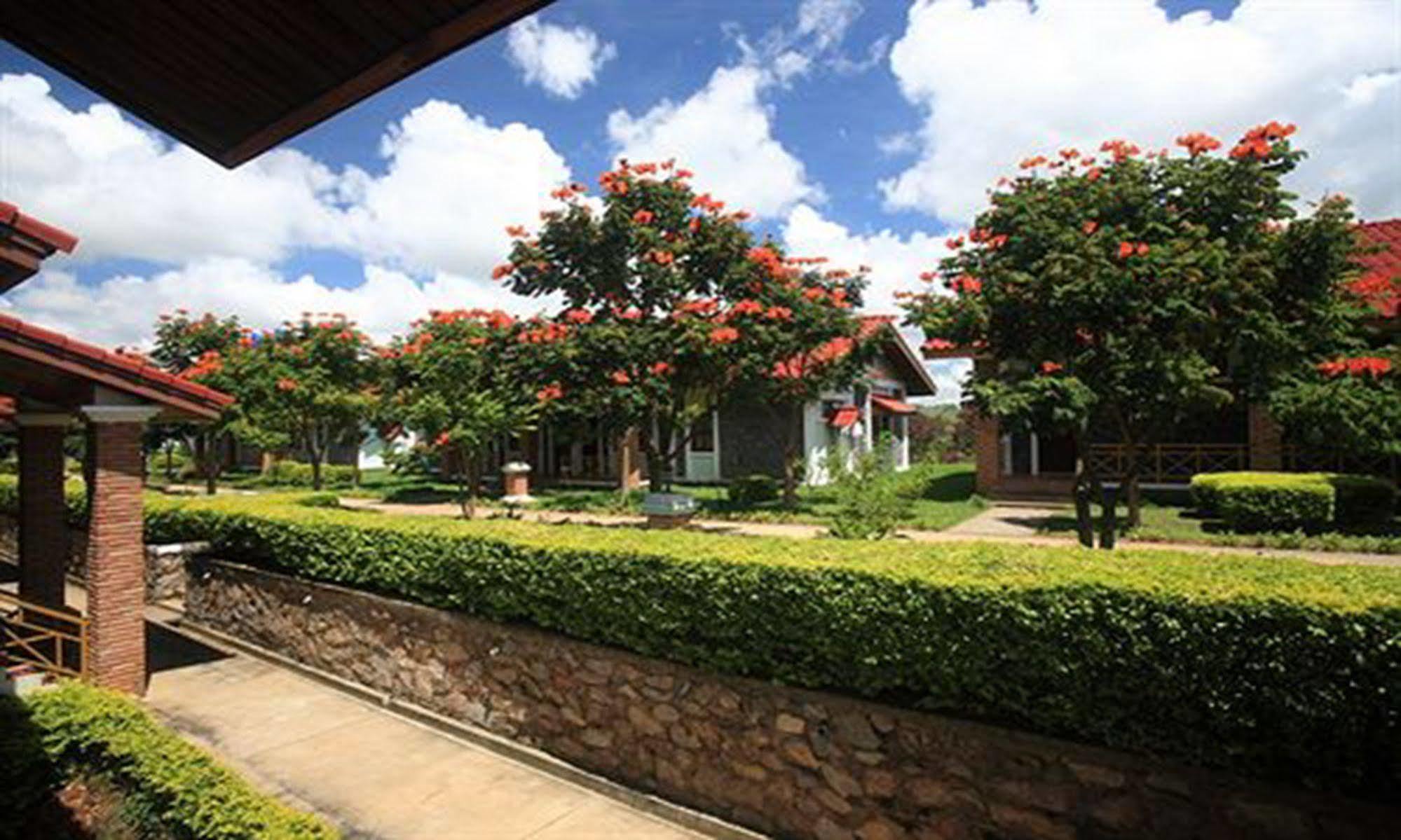 Vansana Plain Of Jars Hotel Muang Phônsavan Eksteriør bilde