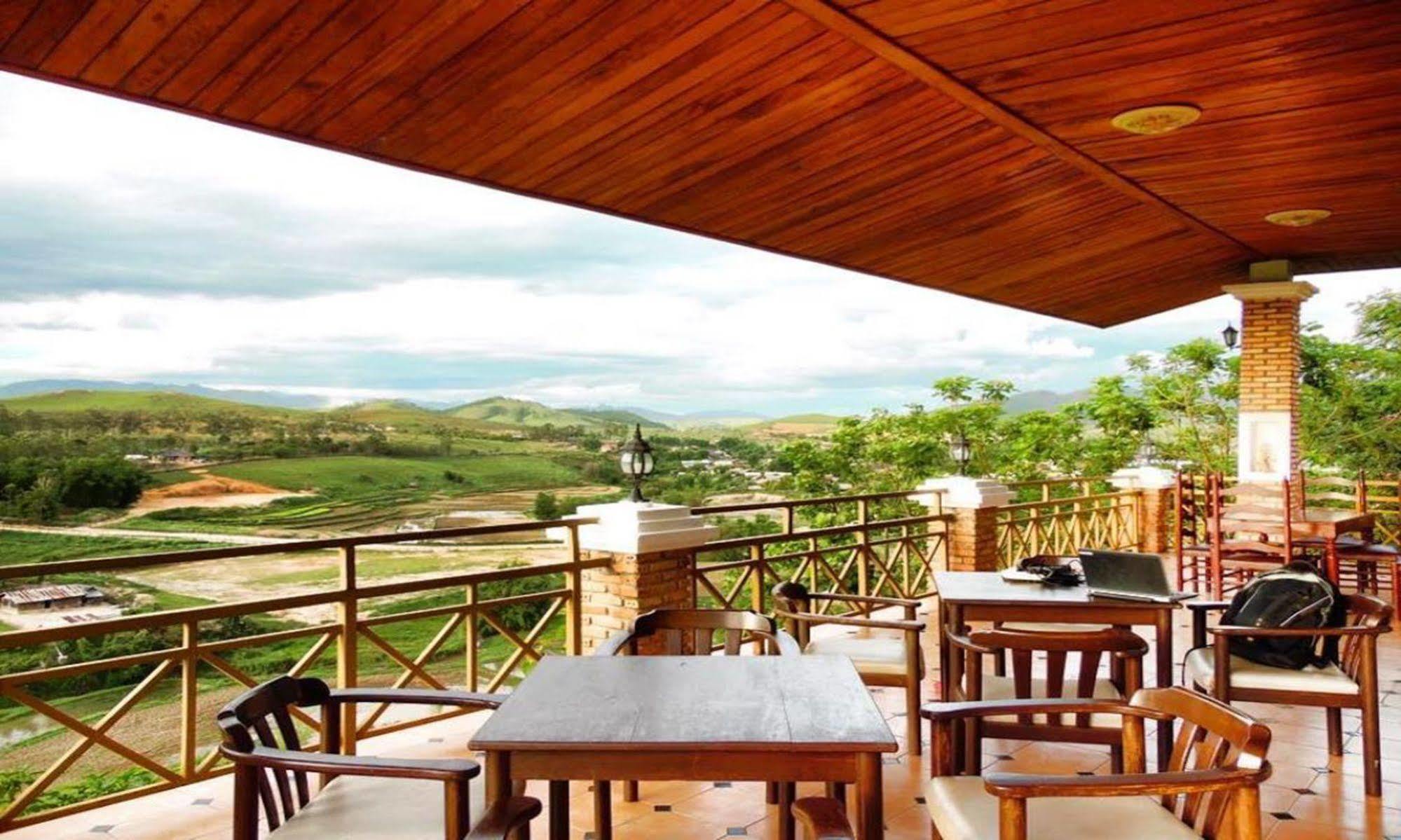 Vansana Plain Of Jars Hotel Muang Phônsavan Eksteriør bilde