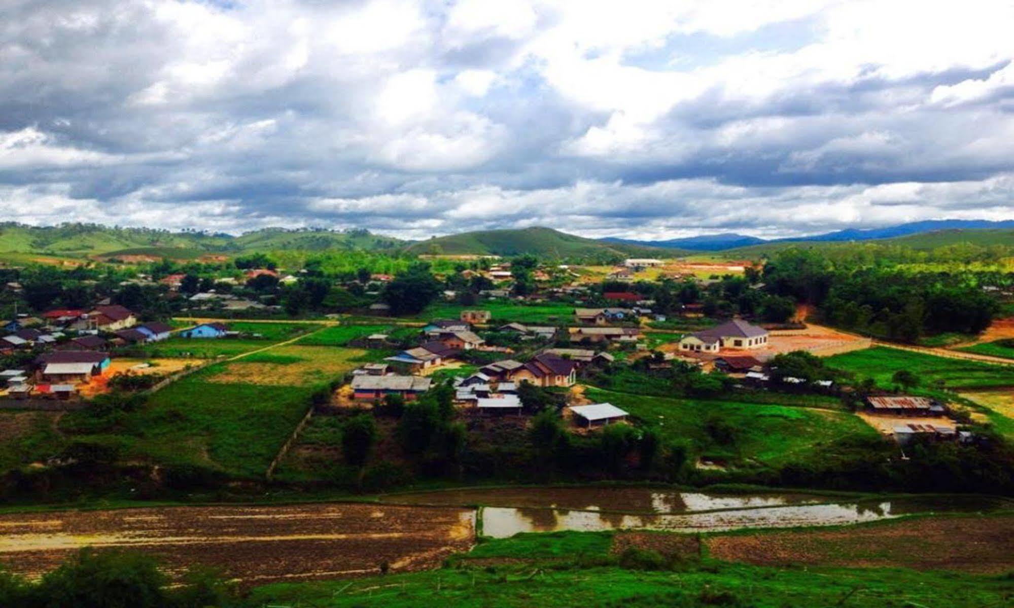 Vansana Plain Of Jars Hotel Muang Phônsavan Eksteriør bilde